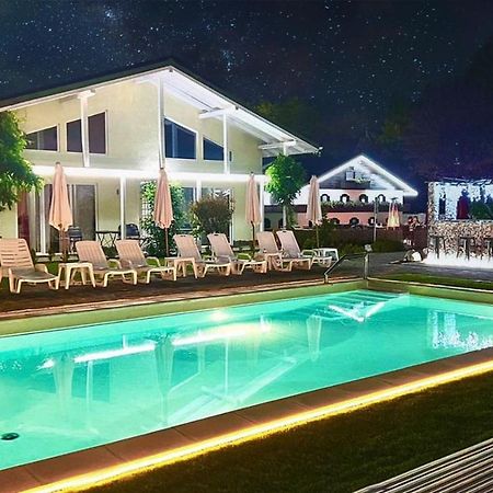 Casa Augsburg Hotel Банещи Екстериор снимка
