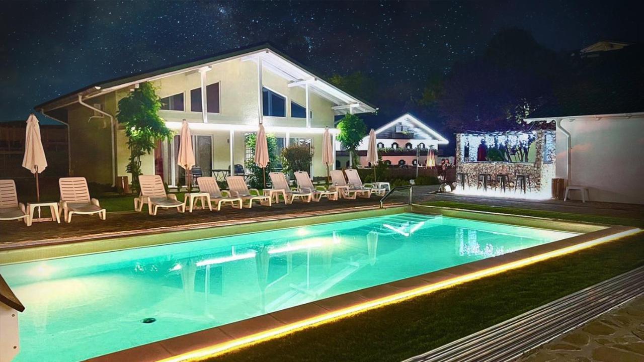 Casa Augsburg Hotel Банещи Екстериор снимка