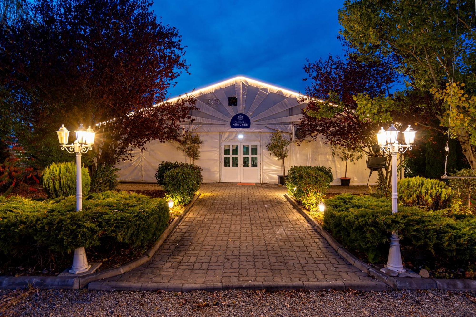 Casa Augsburg Hotel Банещи Екстериор снимка