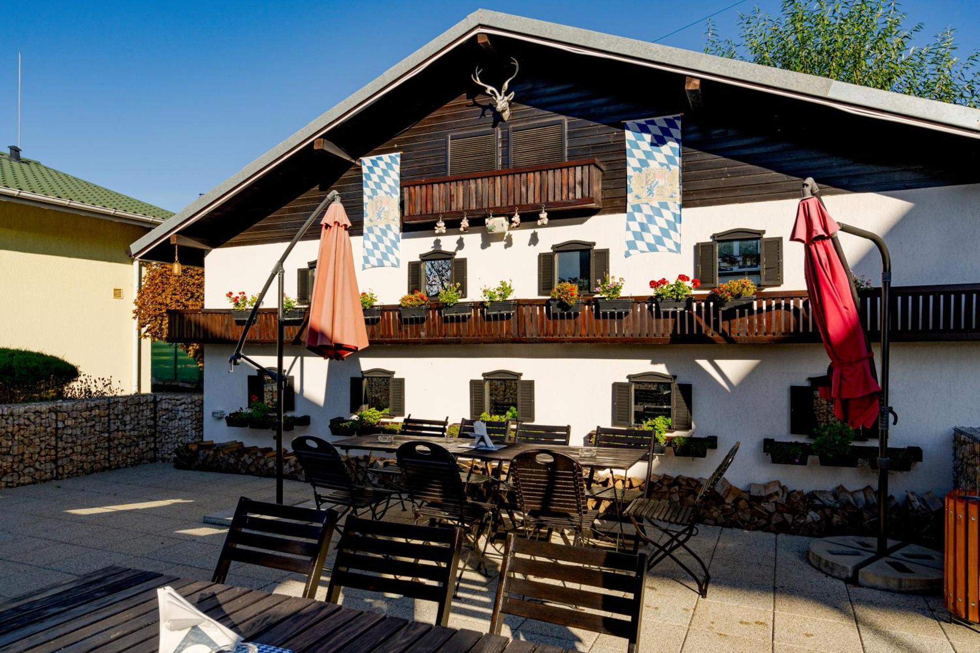 Casa Augsburg Hotel Банещи Екстериор снимка