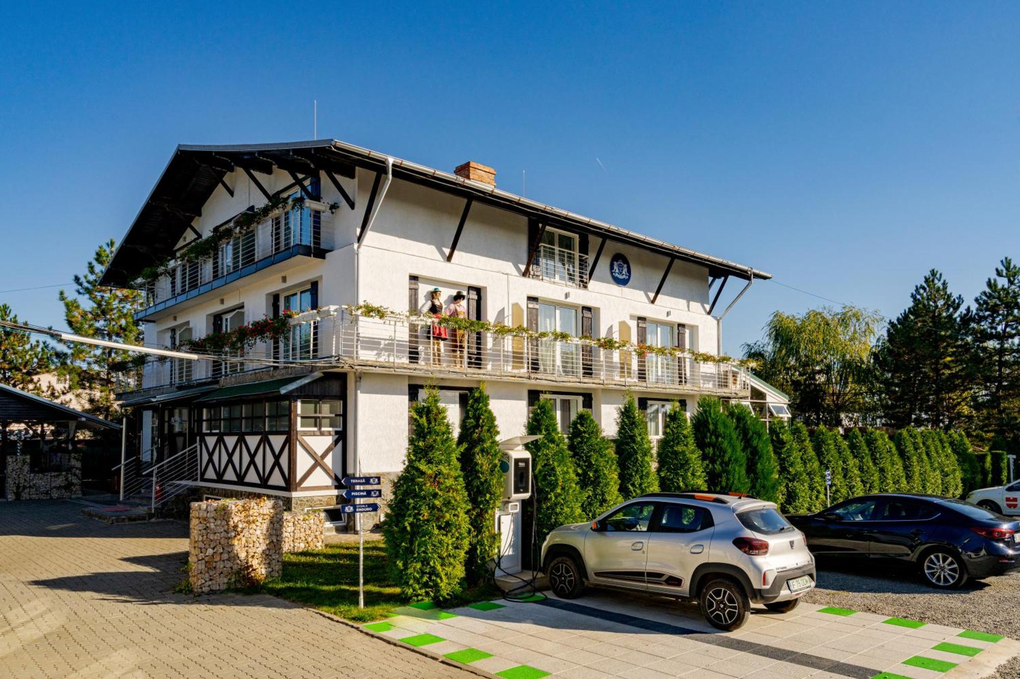 Casa Augsburg Hotel Банещи Екстериор снимка