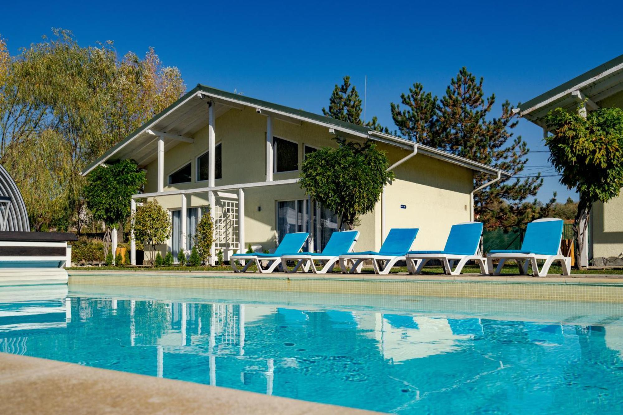 Casa Augsburg Hotel Банещи Екстериор снимка