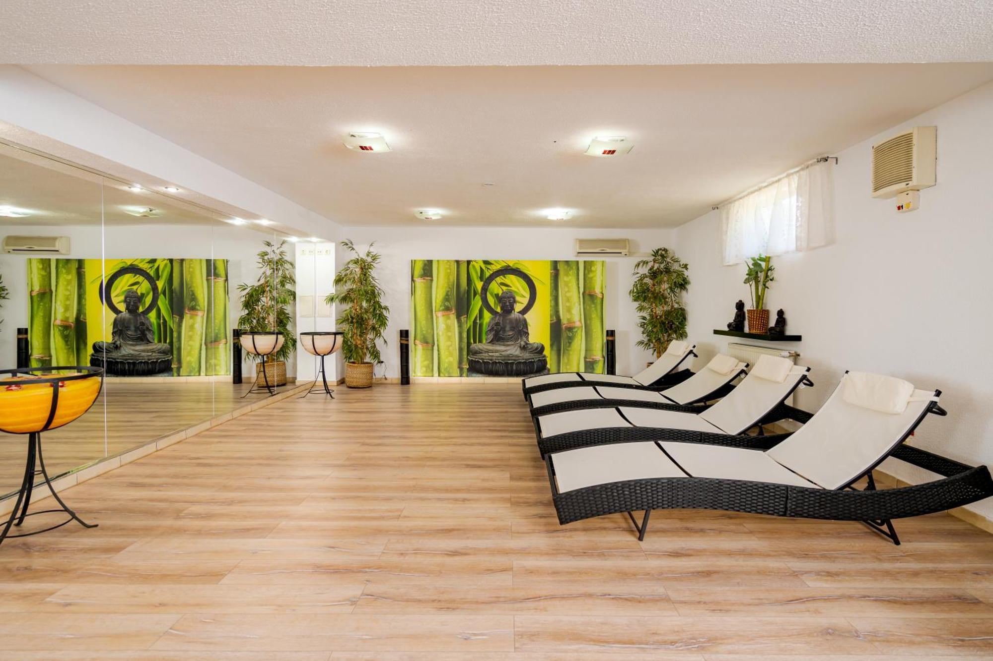 Casa Augsburg Hotel Банещи Екстериор снимка